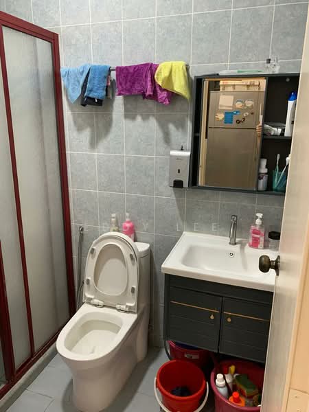 Semi-Detached House for Sale in Seri Kembangan (Selangor) - Eddy Lee - Bathroom - PropertyGuru.com.my