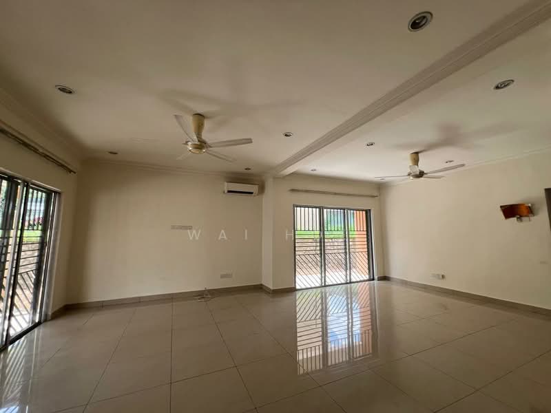 Rumah Berkembar untuk Disewa di Taman Puncak Jalil (Seri Kembangan) - Wai Hoe - Living Room - PropertyGuru.com.my