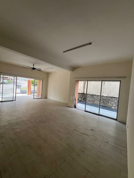 Semi-Detached House for Rent in Taman Puncak Jalil (Seri Kembangan) - Wai Hoe - Living Room - PropertyGuru.com.my