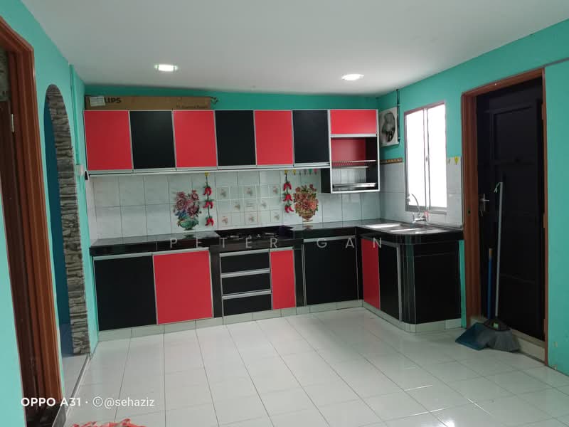 Rumah Teres 1 Tingkat untuk Dijual di Taman Klebang Putra (Chemor) - Peter Gan - Kitchen - PropertyGuru.com.my