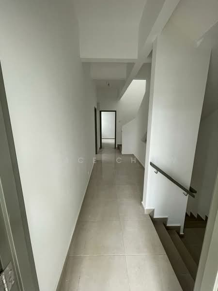 Cluster House for Sale in Taman Mutiara Mas (Skudai) - Grace Chiew - Corridor - PropertyGuru.com.my