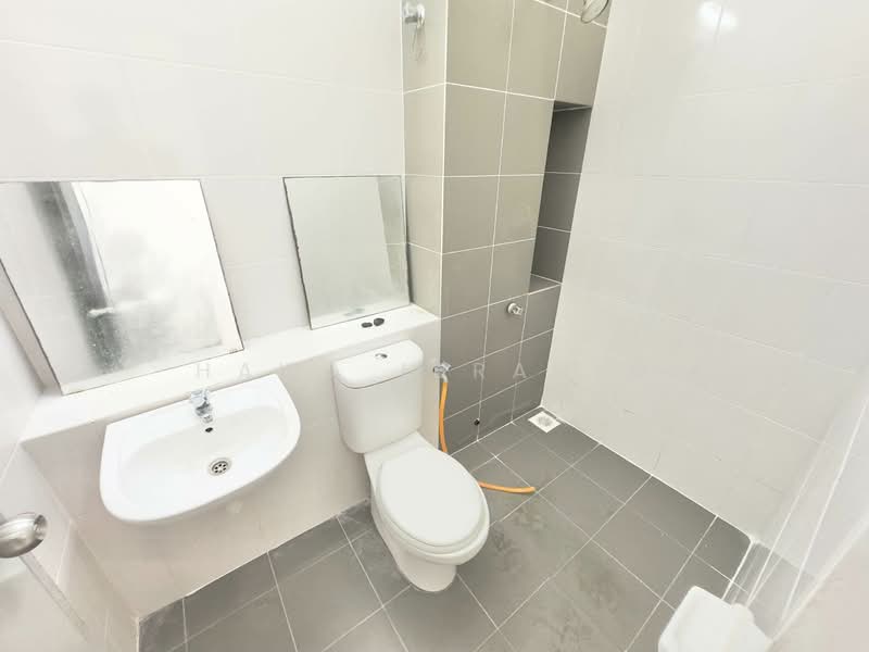 2-storey Terraced House for Sale in Setia Ecohill (Semenyih) - Hawa Ibrahim - Bathroom - PropertyGuru.com.my