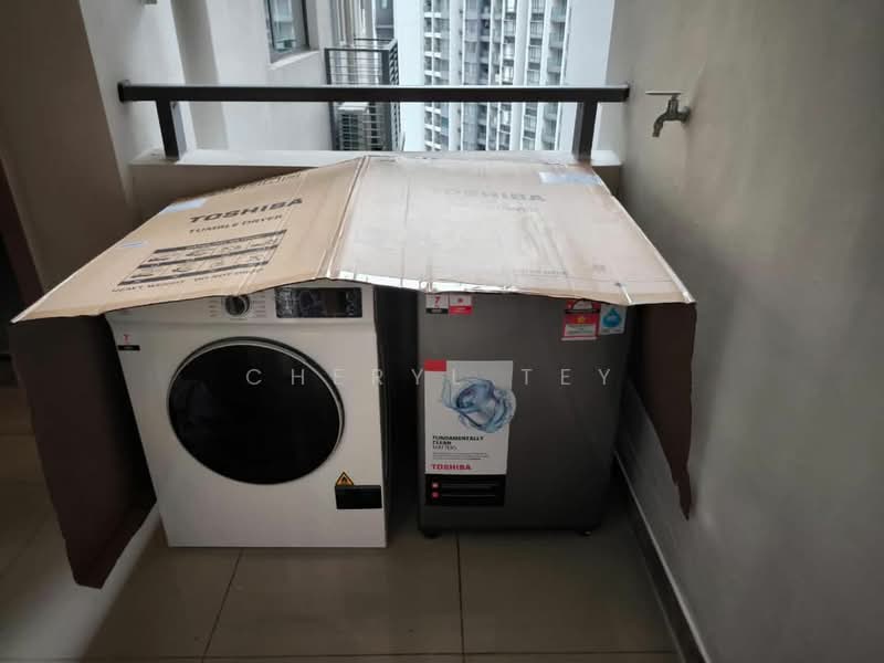 Servis Apartment untuk Dijual di R&F Princess Cove Phase 1 - Cheryl Tey - Balcony - PropertyGuru.com.my