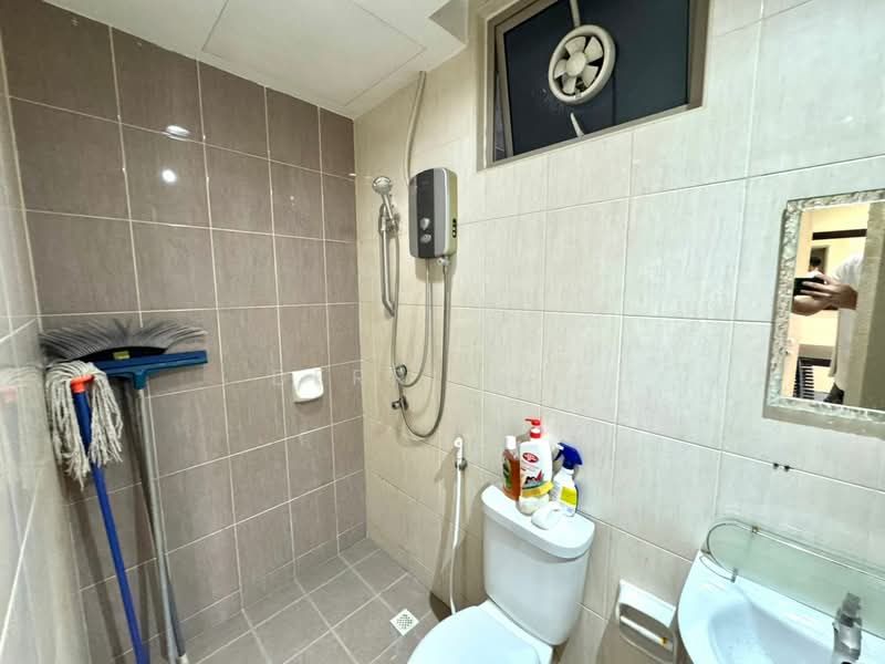 Kondominium untuk Disewa di Havana Beach Residences - Derrick . - Bathroom - PropertyGuru.com.my
