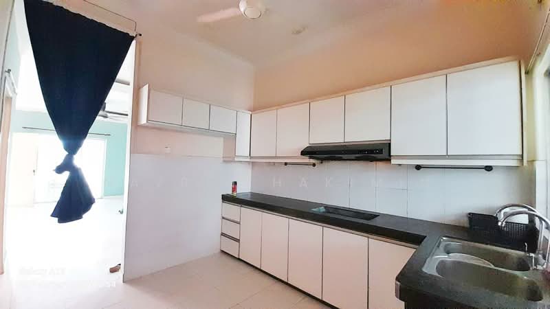 2-storey Terraced House for Sale in Alam Suria (Puncak Alam) - Nazrin Hakimin - Kitchen - PropertyGuru.com.my