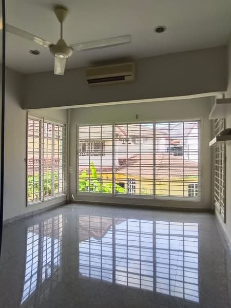 2-storey Terraced House for Sale in Taman Mutiara Rini (Skudai) - Wennes Go - Living Room - PropertyGuru.com.my