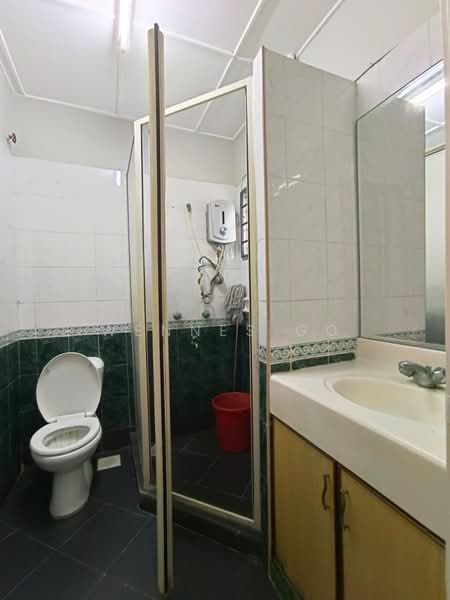 2-storey Terraced House for Sale in Taman Mutiara Rini (Skudai) - Wennes Go - Bathroom - PropertyGuru.com.my