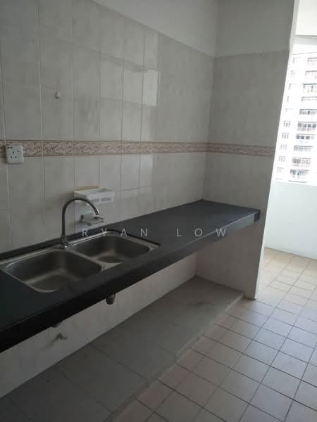 Kondominium untuk Dijual di Venice Hill - Ryan Low - Kitchen - PropertyGuru.com.my