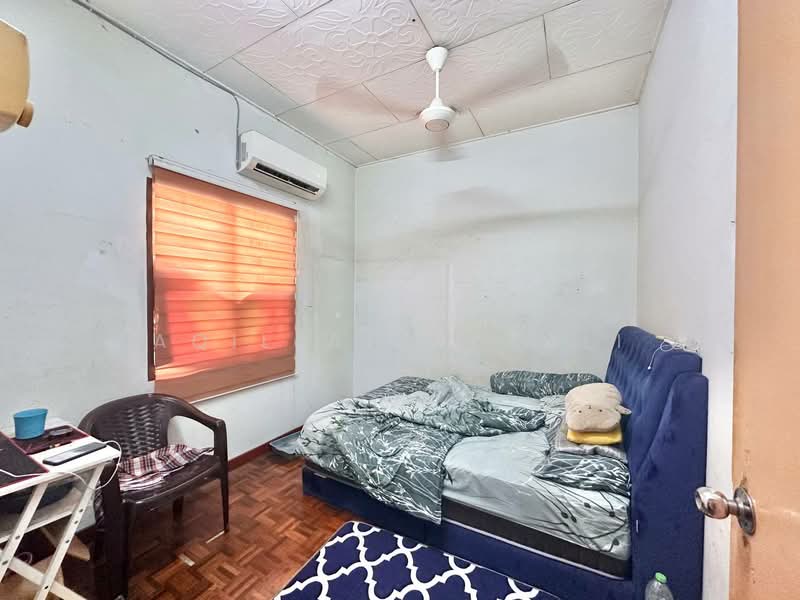 Rumah Teres 2 Tingkat untuk Dijual di Seksyen 7 (Bangi) - Aqillah Razali - Bedroom - PropertyGuru.com.my