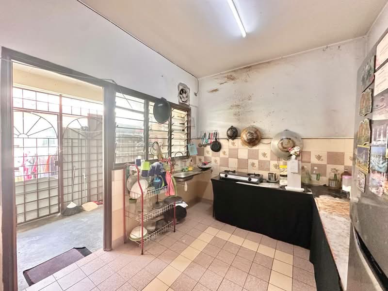 Rumah Teres 2 Tingkat untuk Dijual di Seksyen 7 (Bangi) - Aqillah Razali - Kitchen - PropertyGuru.com.my