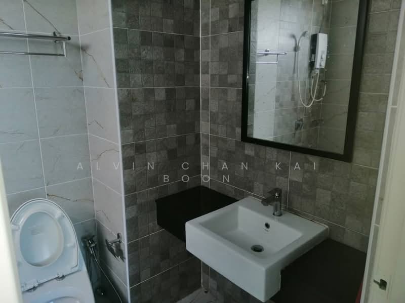 Service Residence for Sale at Pinnacle Tower - Alvin Chan Kai Boon - Bathroom - PropertyGuru.com.my