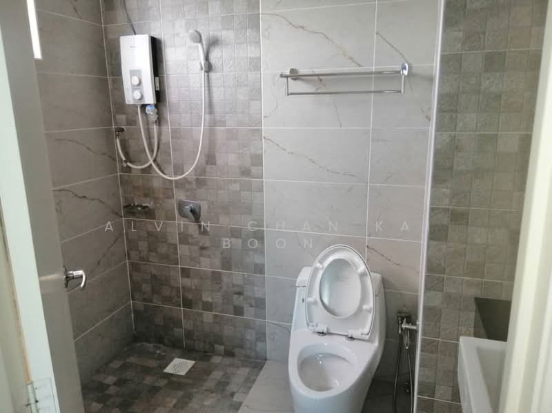 Service Residence for Sale at Pinnacle Tower - Alvin Chan Kai Boon - Bathroom - PropertyGuru.com.my