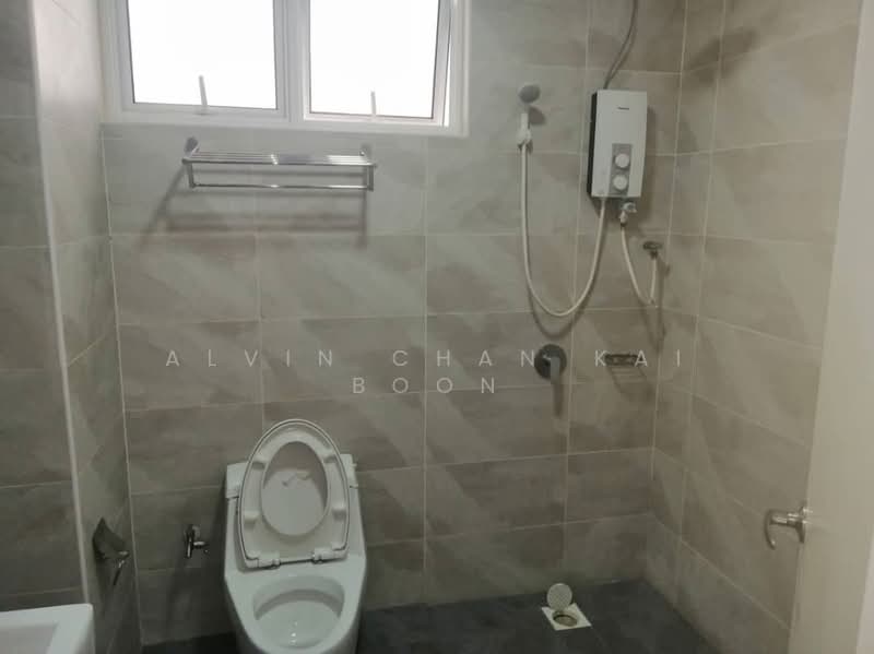 Service Residence for Sale at Pinnacle Tower - Alvin Chan Kai Boon - Bathroom - PropertyGuru.com.my