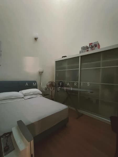 1.5-storey Terraced House for Sale in Taman Perling (Perling) - Amir Faris Rusli - Bedroom - PropertyGuru.com.my