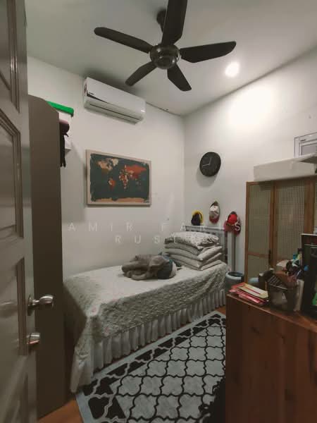 1.5-storey Terraced House for Sale in Taman Perling (Perling) - Amir Faris Rusli - Bedroom - PropertyGuru.com.my
