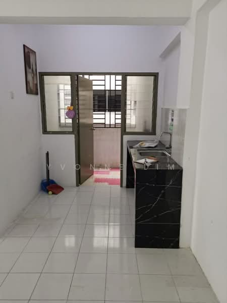 Apartment for Sale at Pangsapuri Pulai Mutiara - Yvonne Lim - Kitchen - PropertyGuru.com.my