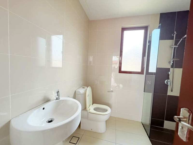 Bungalow for Sale in Diamond City (Semenyih) - Nazrin Hakimin - Bathroom - PropertyGuru.com.my