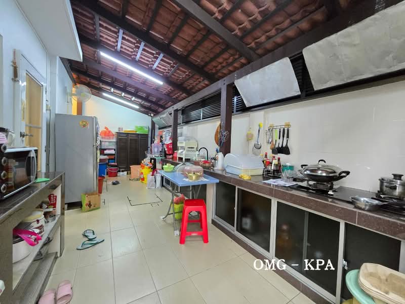 Semi-Detached House for Sale in Ambang Botanic (Klang) - Jennie Chew - Kitchen - PropertyGuru.com.my
