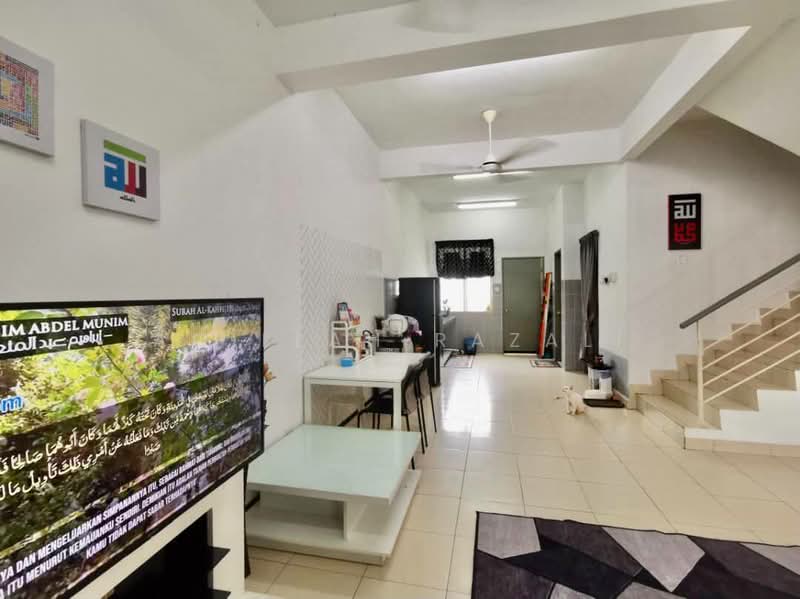 2-storey Terraced House for Sale in Shah Alam (Selangor) - Aqillah Razali - Living Room - PropertyGuru.com.my
