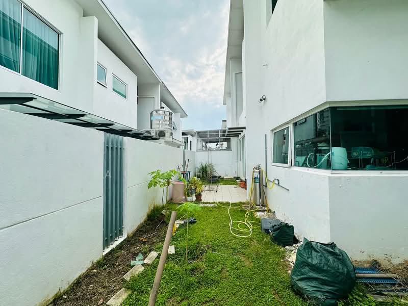 Semi-Detached House for Sale in Cyberjaya (Selangor) - Adilah Adib - Exterior - PropertyGuru.com.my