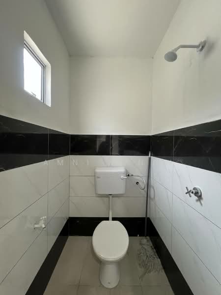 2-storey Terraced House for Sale in Bukit Sentosa (Rawang) - Amni Manan - Bathroom - PropertyGuru.com.my