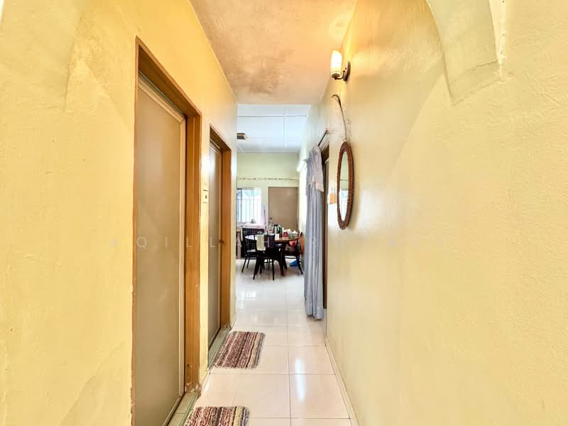 1-storey Terraced House for Sale in Taman Mewah Jaya (Klang) - Aqillah Razali - Corridor - PropertyGuru.com.my
