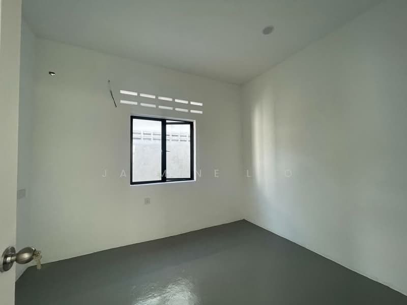 1-storey Terraced House for Sale in Butterworth (Penang) - Jasmine Loo - Bedroom - PropertyGuru.com.my