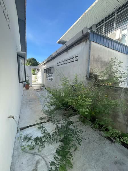 1-storey Terraced House for Sale in Butterworth (Penang) - Jasmine Loo - Side Land - PropertyGuru.com.my