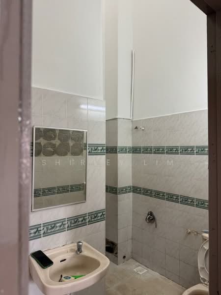 2-storey Terraced House for Rent in Usj 11 (Subang Jaya) - Shirley Lim - Bathroom - PropertyGuru.com.my