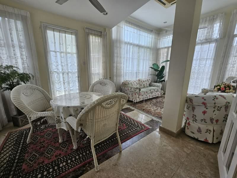 Rumah Berkembar untuk Dijual di Ukay Perdana (Ulu Kelang) - Ali Idris - Living Room - PropertyGuru.com.my