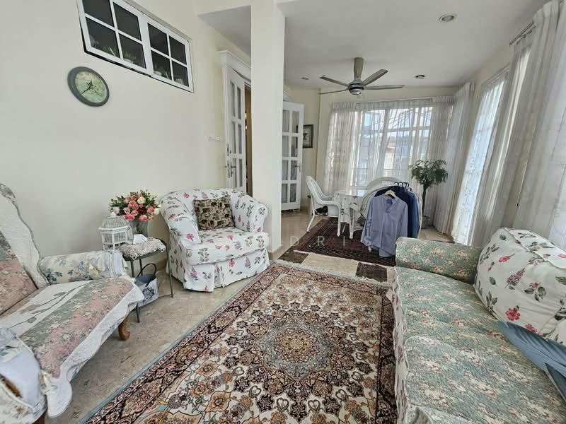 Rumah Berkembar untuk Dijual di Ukay Perdana (Ulu Kelang) - Ali Idris - Living Room - PropertyGuru.com.my