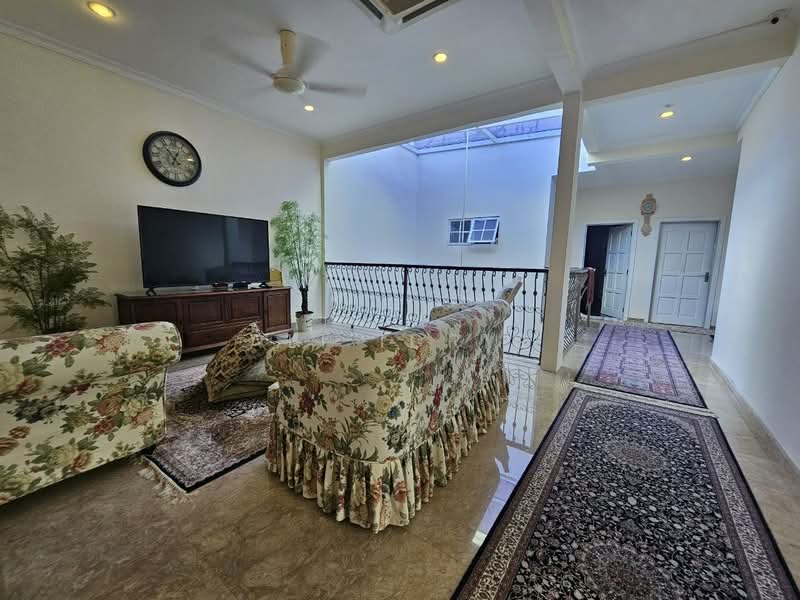 Rumah Berkembar untuk Dijual di Ukay Perdana (Ulu Kelang) - Ali Idris - Living Room - PropertyGuru.com.my