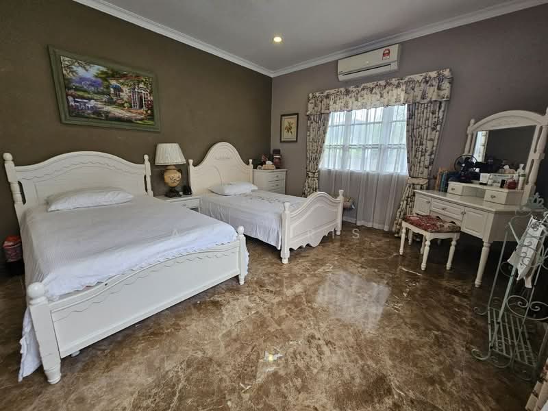 Rumah Berkembar untuk Dijual di Ukay Perdana (Ulu Kelang) - Ali Idris - Bedroom - PropertyGuru.com.my