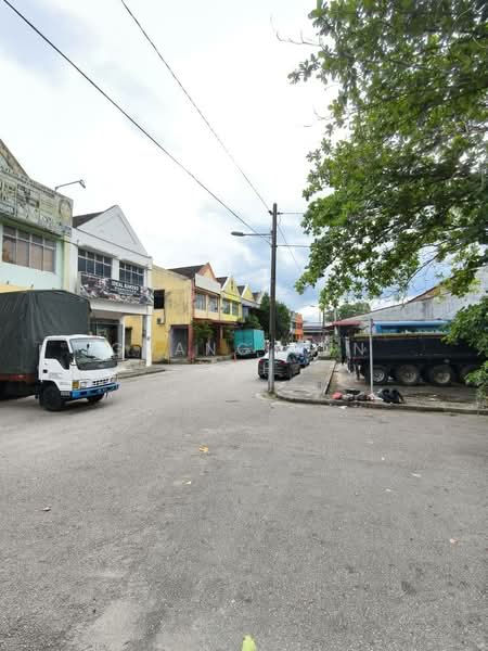 Shop for Sale in Taman Puteri Wangsa (Ulu Tiram) - Guang Jun Loh - PropertyGuru.com.my