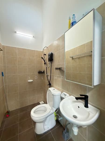 2.5-storey Terraced House for Rent in Taman Pulai Mutiara (Iskandar Puteri (Nusajaya)) - Yoland . - Bathroom - PropertyGuru.com.my