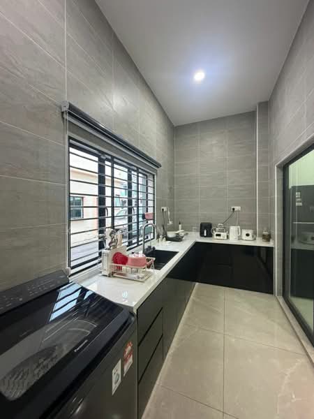 2-storey Terraced House for Sale in Taman Intan Mas (Teluk Intan) - Kelvin Foo - Kitchen - PropertyGuru.com.my