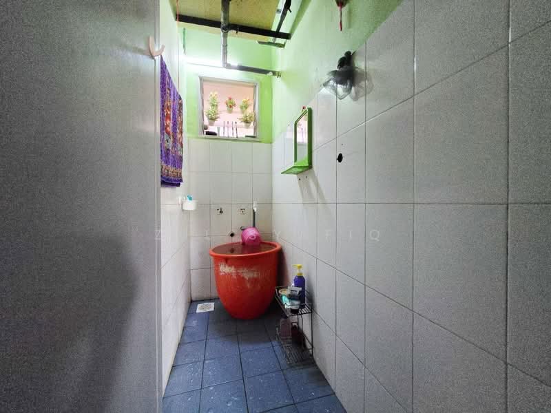 Rumah Flat untuk Dijual di Rampai Idaman - Zul Syafiq - Bathroom - PropertyGuru.com.my