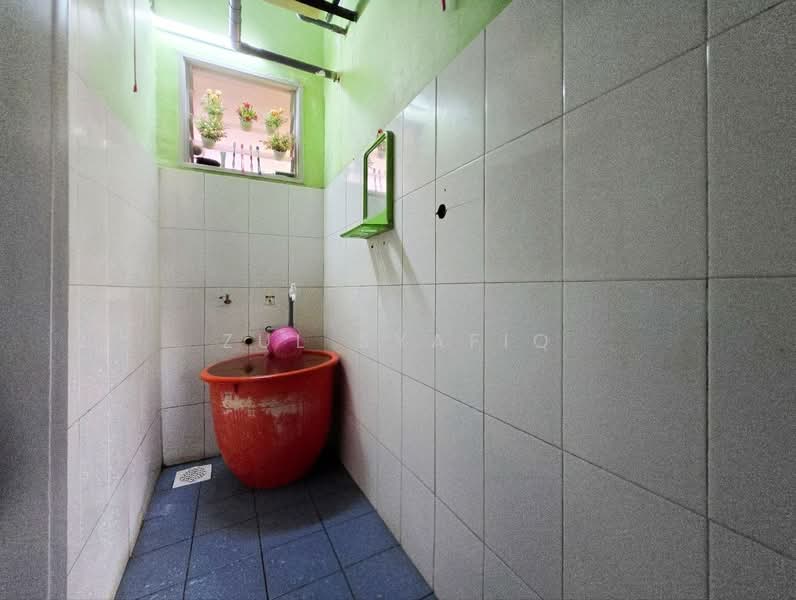 Rumah Flat untuk Dijual di Rampai Idaman - Zul Syafiq - Bathroom - PropertyGuru.com.my