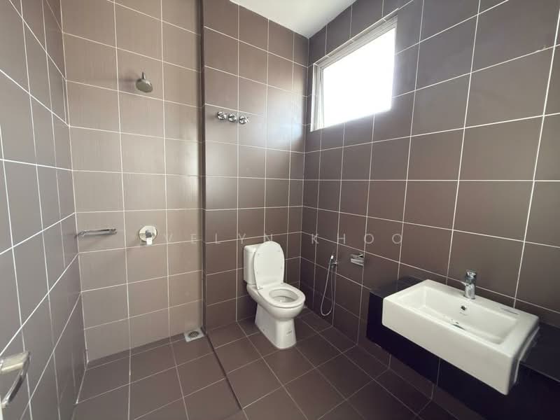 Semi-Detached House for Sale in Rawang (Selangor) - Evelyn Khoo - Bathroom - PropertyGuru.com.my