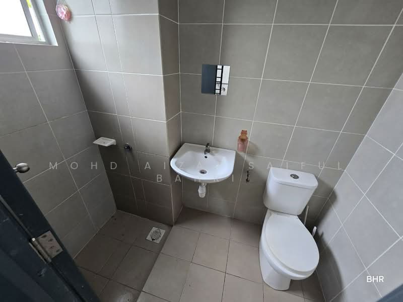 2-storey Terraced House for Sale in Dengkil (Selangor) - Mohd Aizat Saiful Bahri - Bathroom - PropertyGuru.com.my