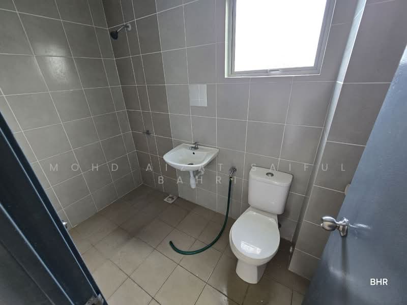 2-storey Terraced House for Sale in Dengkil (Selangor) - Mohd Aizat Saiful Bahri - Bathroom - PropertyGuru.com.my