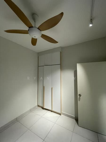 Service Residence for Sale at Majestic Maxim - Ryan Low - Bedroom - PropertyGuru.com.my