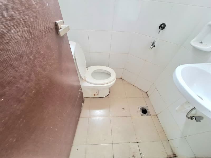 Terraced House for Sale in Alam Impian (Shah Alam) - Azmi . - Bathroom - PropertyGuru.com.my