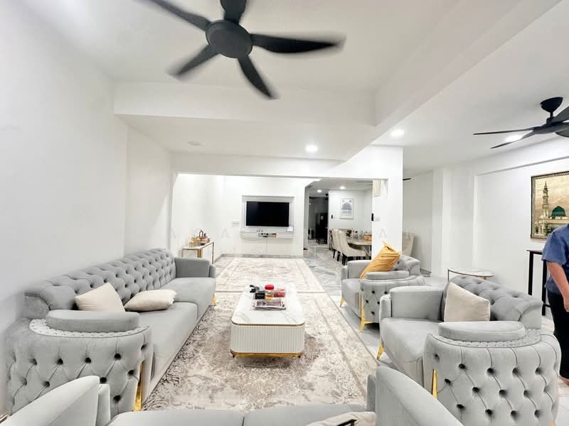 Rumah Teres 2 Tingkat untuk Dijual di Seksyen 7 (Shah Alam) - Keasavan Hari Krishnan - Living Room - PropertyGuru.com.my