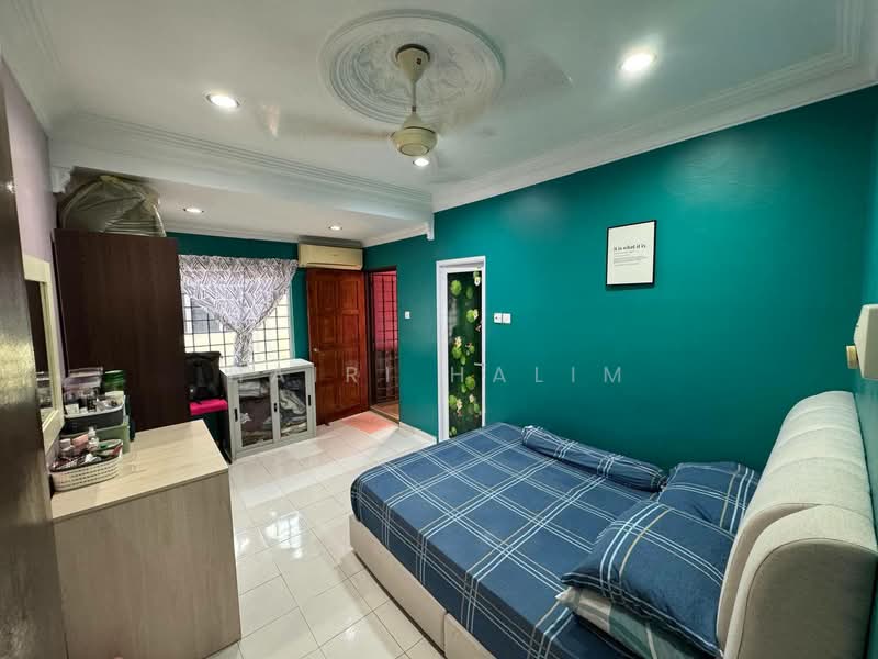 Rumah Teres 2 Tingkat untuk Dijual di Seksyen 23 (Shah Alam) - Hairi Halim - PropertyGuru.com.my
