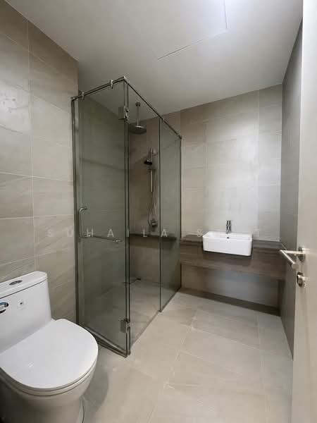 Servis Apartment untuk Disewa di Edelweiss @ Tropicana Gardens - Suhaila Saat - bathroom - PropertyGuru.com.my