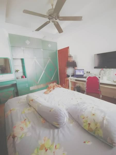 Bungalow for Sale in Taman Johor Jaya (Johor Bahru) - Sharon Ng - Bedroom - PropertyGuru.com.my
