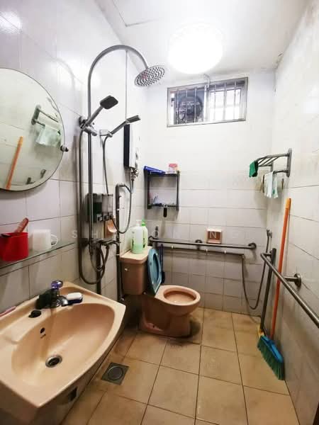 Bungalow for Sale in Taman Johor Jaya (Johor Bahru) - Sharon Ng - Bathroom - PropertyGuru.com.my