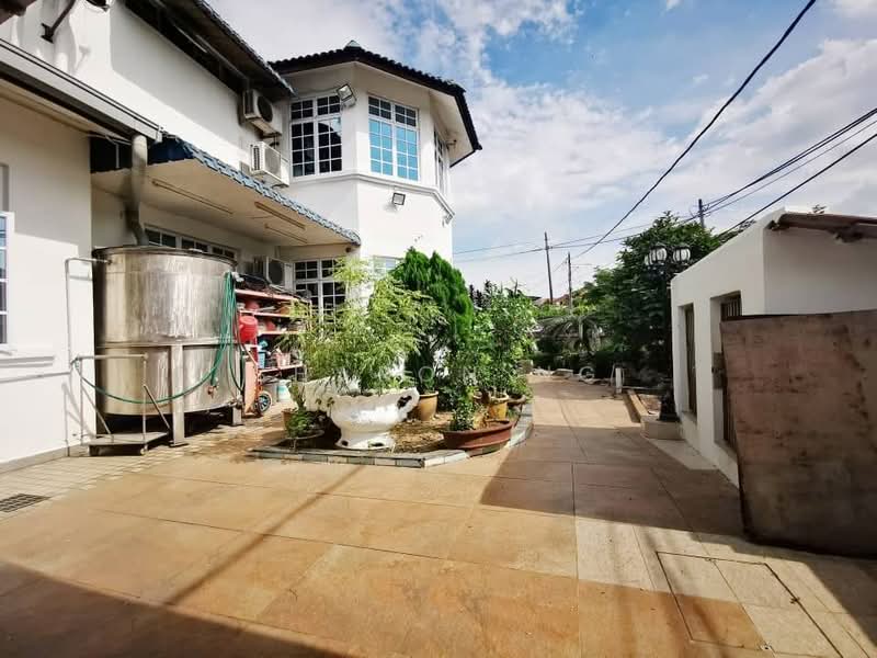 Bungalow for Sale in Taman Johor Jaya (Johor Bahru) - Sharon Ng - Exterior - PropertyGuru.com.my