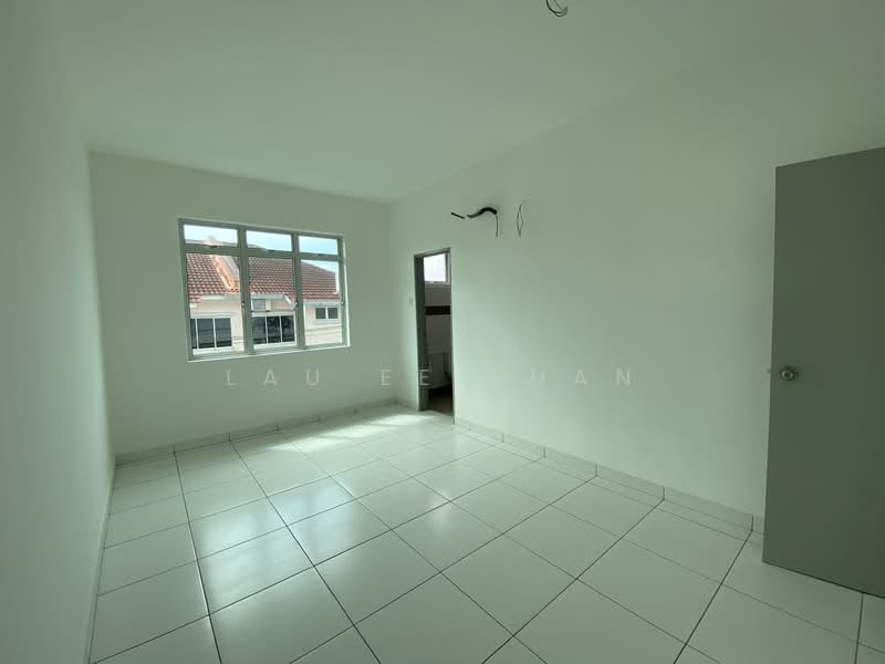 Rumah Teres 2 Tingkat untuk Dijual di Taman Bukit Flora 2 (Batu Pahat) - Lau Ee Xuan - PropertyGuru.com.my